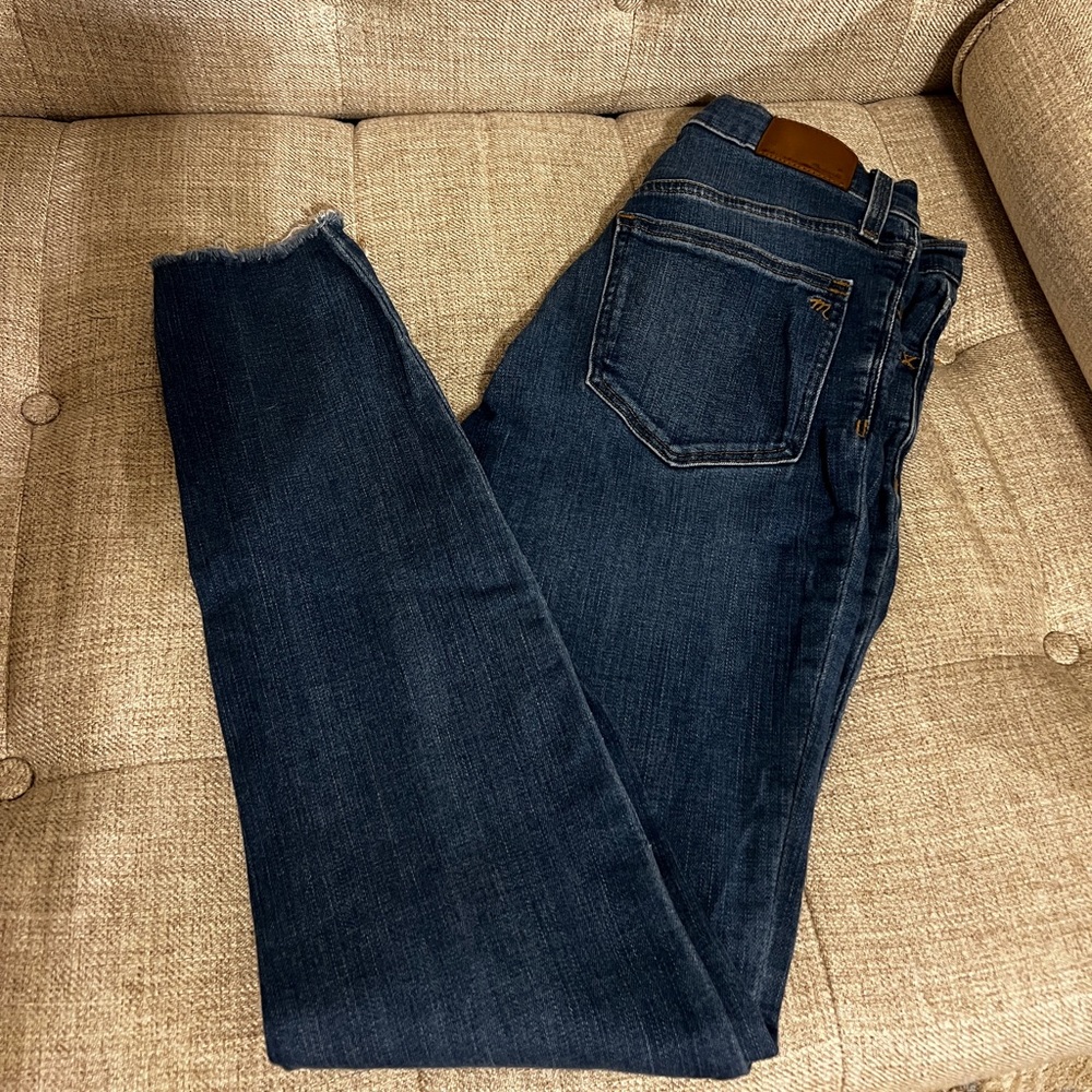 Madewell 9” Mid-Rise Skinny Fray Bottom Jean